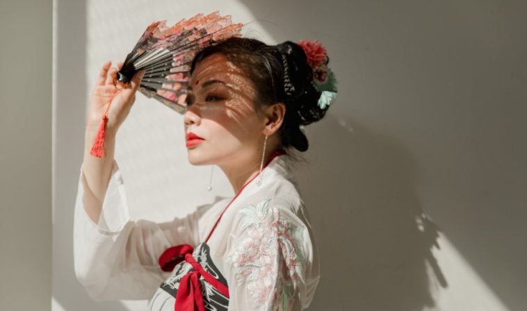 6 Habits Every Attractive Woman Follow