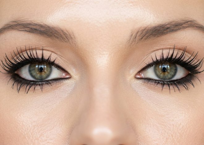 10 Simple Hooded Eye Makeup Ideas for a More Defined Look
