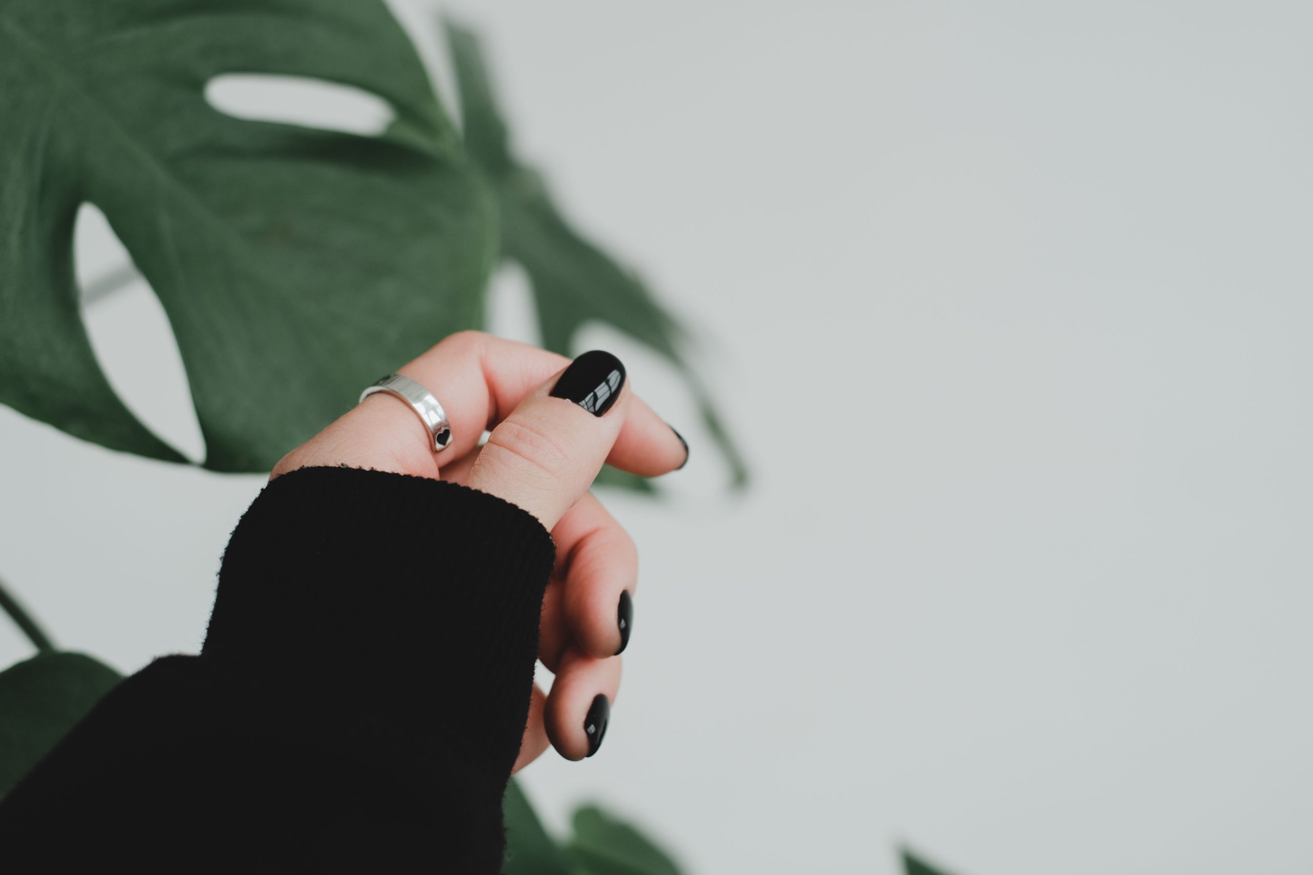 17 Simple Classy Nails for a Clean, Polished Look