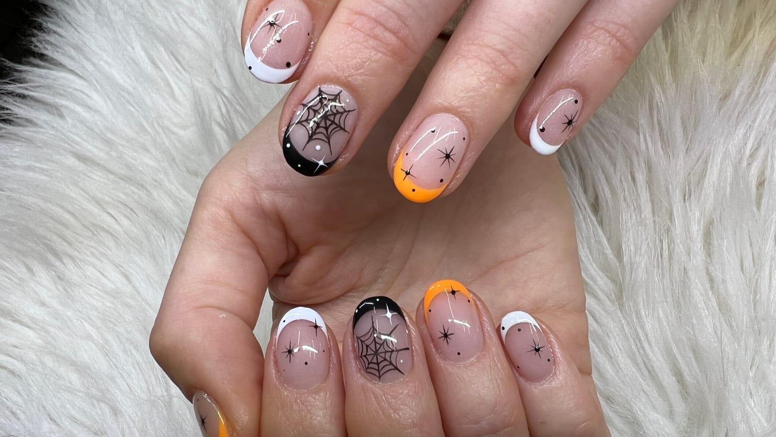 25 Halloween Nail Designs That Are Actually Wearable